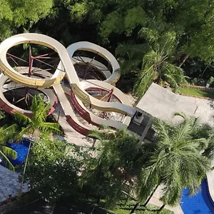 Golden Dolphin Grand Piscinas 24 Hs Mp Caldas Novas